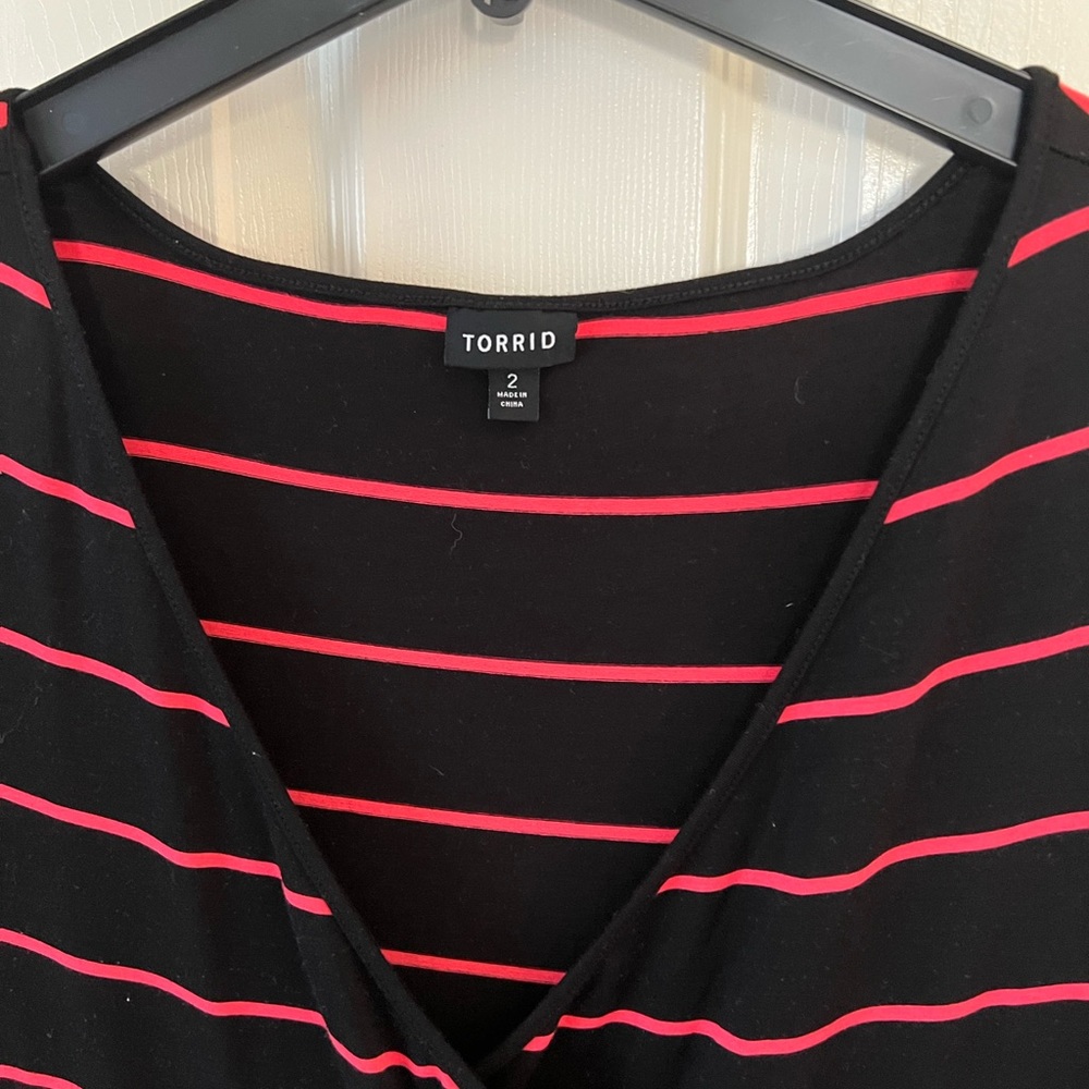 Adorable faux-wrap dress size Torrid 2